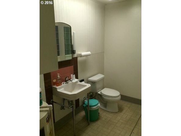 859 Lookingglass Road, Roseburg, OR 97471